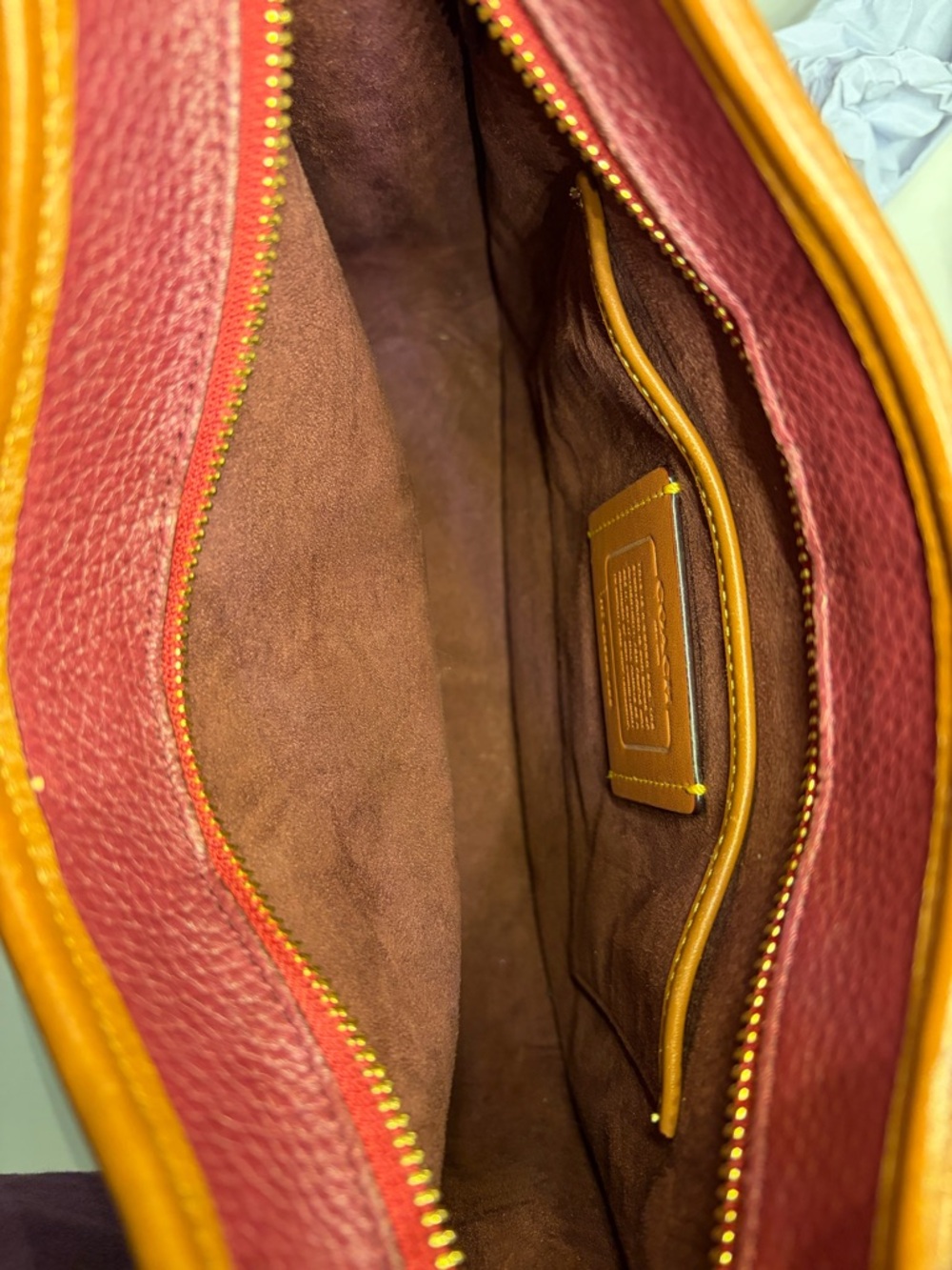Coach Emery Crossbody In Colorblock Brass Red Apple
Glovetanned Leather! NWOT - Picture 11 of 12